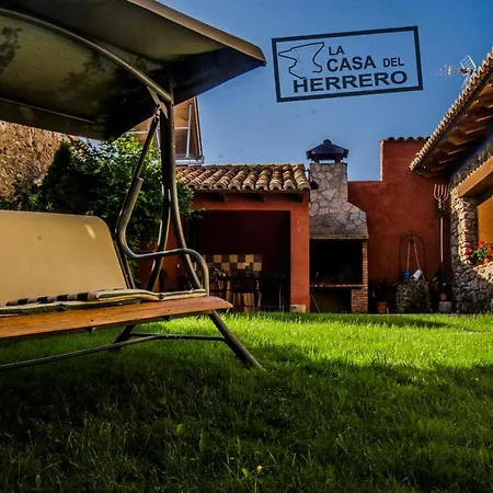 La Casa Del Herrero El Poyo