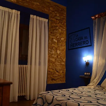 La Casa Del Herrero בית נופש El Poyo